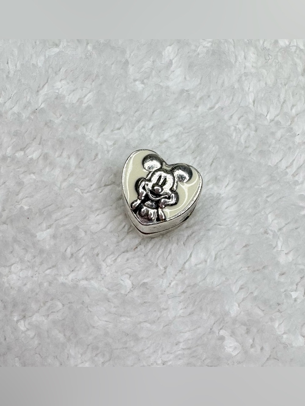 Pandora Disney Mickey Mouse Heart Clip Charm